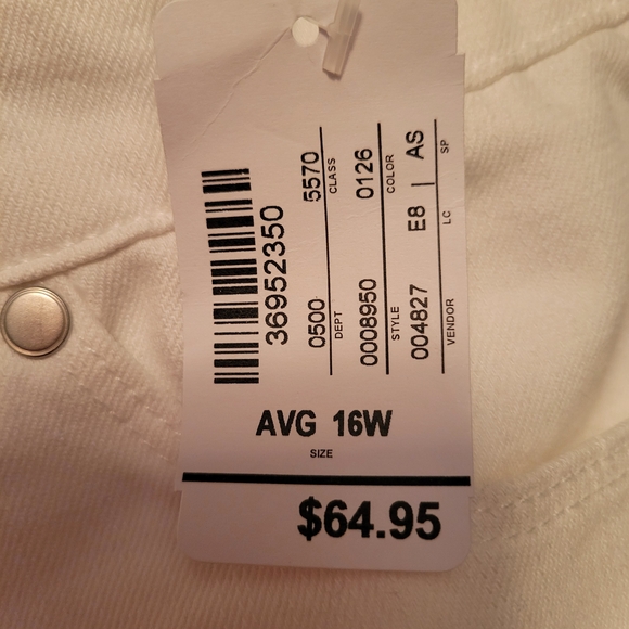 CJ Banks Signature Slimming White Ankle Jeans NWT - Picture 12 of 16